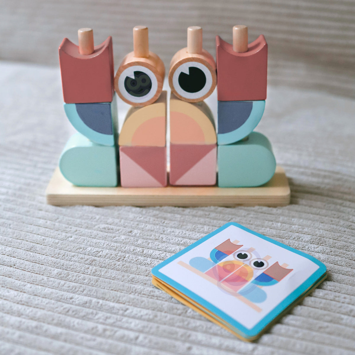 TOOKY TOY Medinė dėlionė Krabas su spalvotais kaladėlėmis