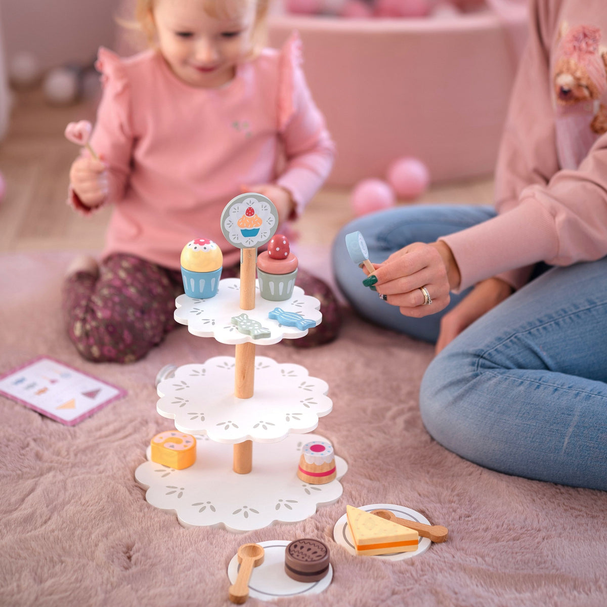 TOOKY TOY Medinis Saldumynų Stovas su Pyragaičiais 22 dalys