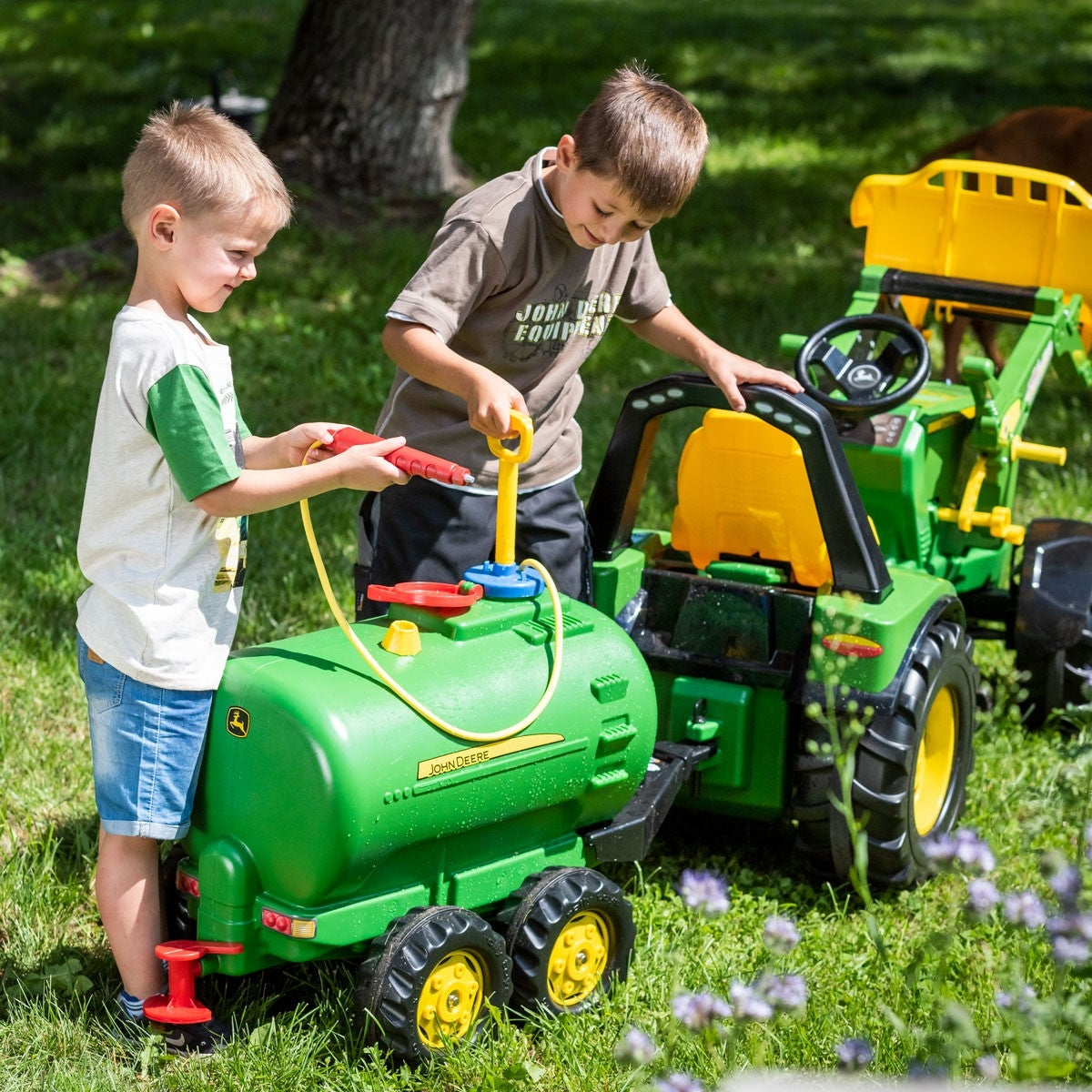 Rolly Toys rollyTanker John Deere dviejų ašių cisterna su pompėle – vaizdas 6