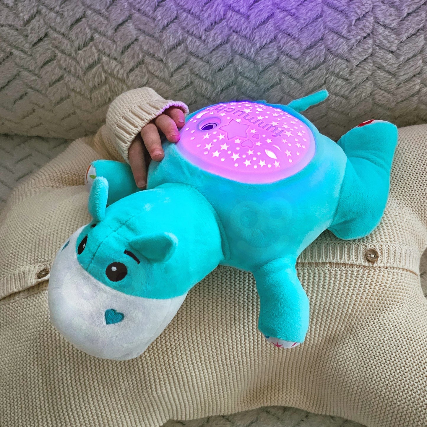 WOOPIE BABY 2-in-1 Projektorius ir Minkštas Žaislas Begemotikas