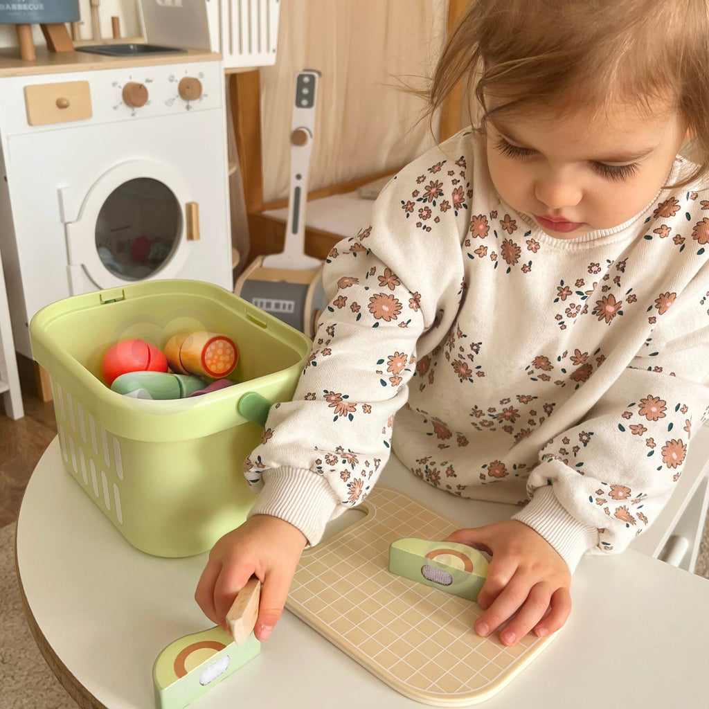 TOOKY TOY Medinė Pikniko Krepšelis su Maisto Pjaustymo Rinkiniu 21 vnt.