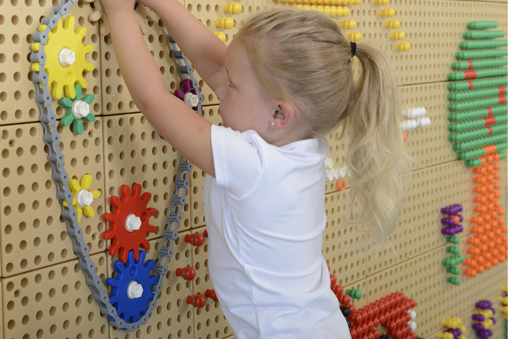MASTERKIDZ krumpliaračių ir grandinės sienelė, 79 dalys