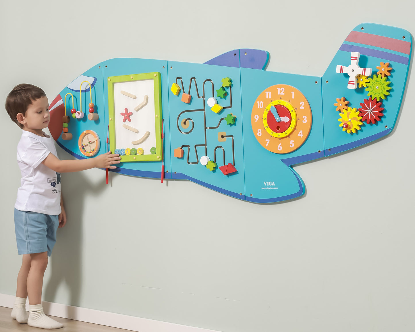 VIGA Medinė sensorinė manipuliacinė lenta Lėktuvas (Montessori, FSC) – vaizdas 3