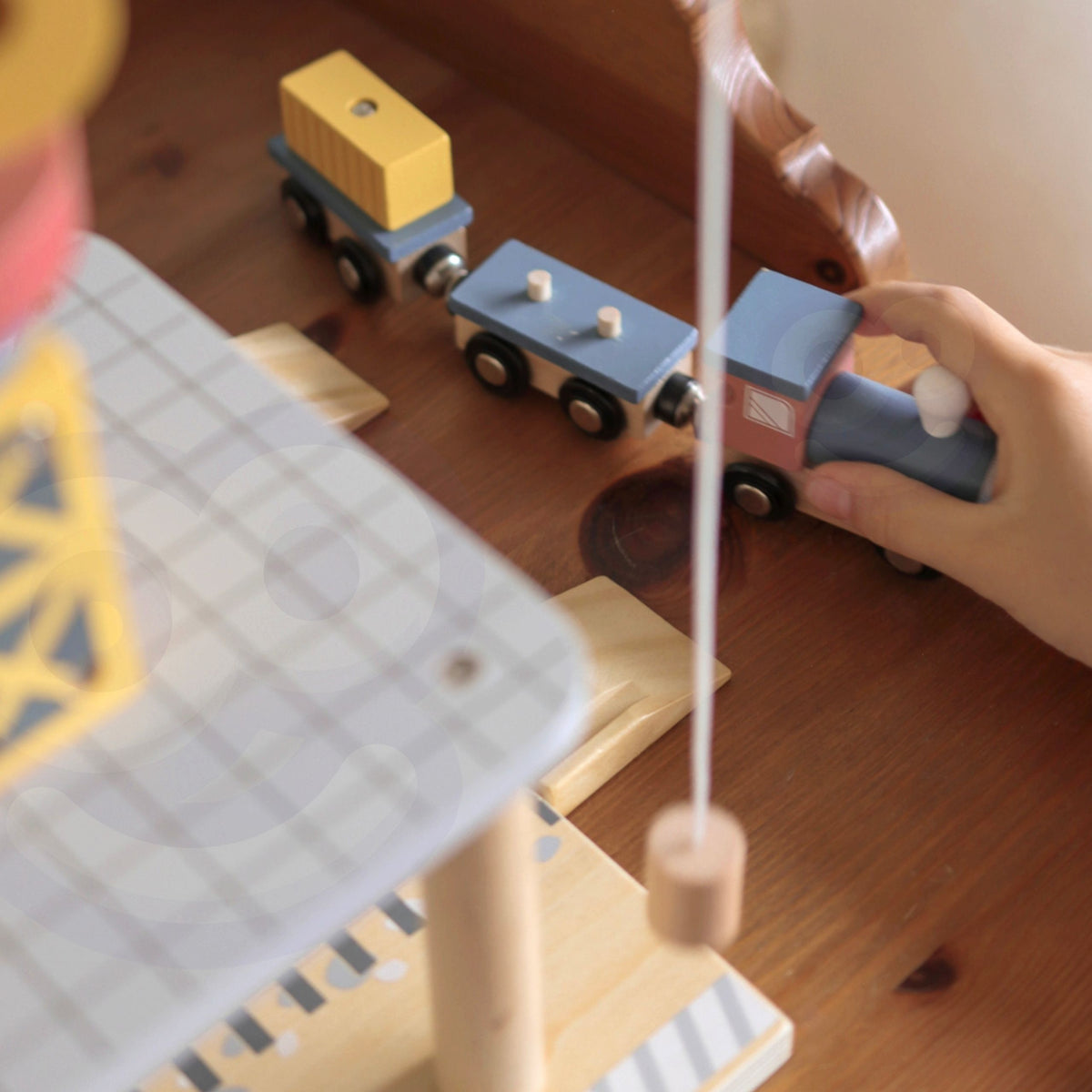 TOOKY TOY Medinis uosto kranų rinkinys su transporto priemonėmis