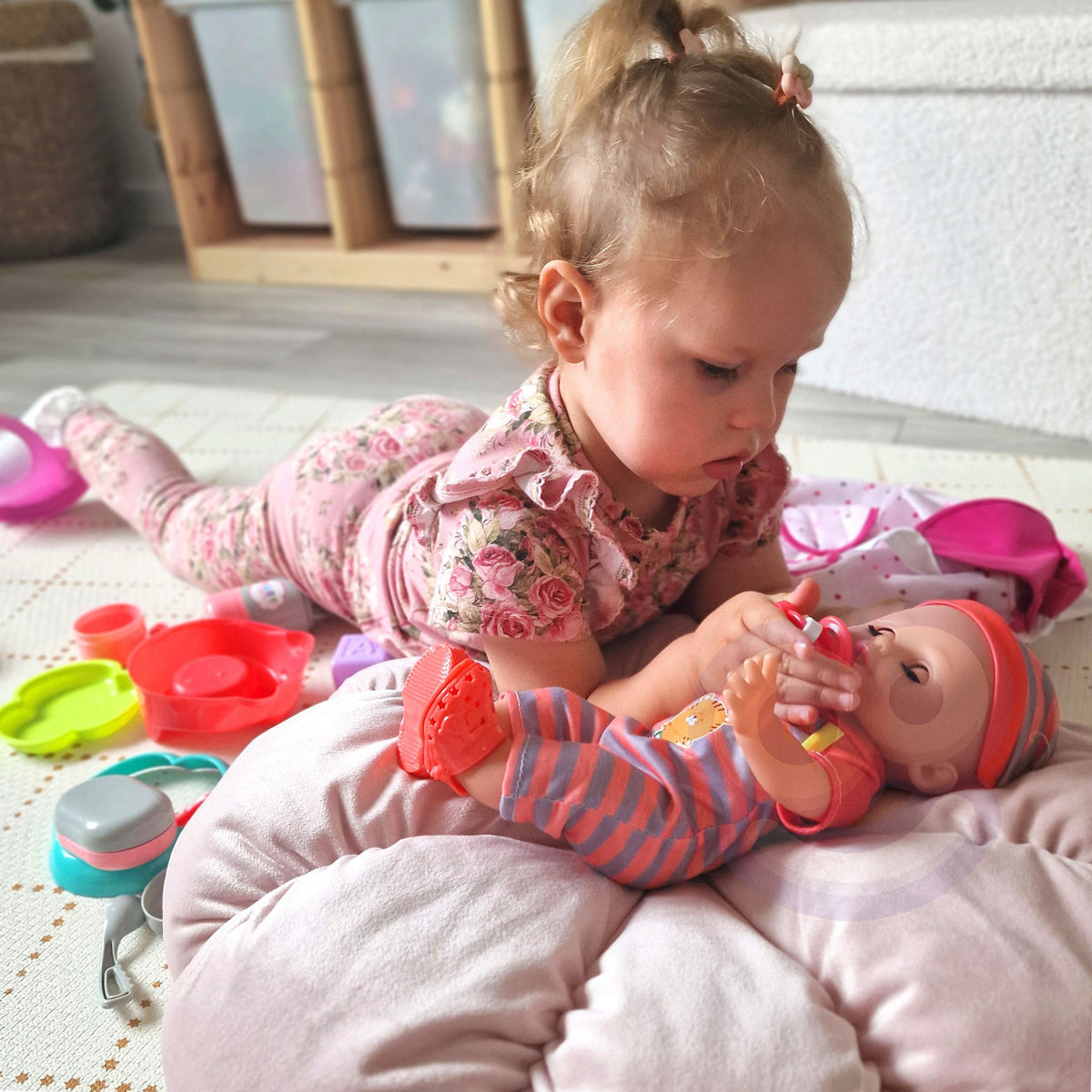 WOOPIE ROYAL Auklės rinkinys su lėle ir 19 priedų 30 cm
