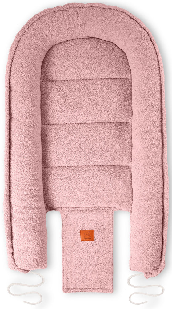 Kūdikių lizdelis Meškutis su pliušine pagalvėle – ypač švelnus ir jaukus