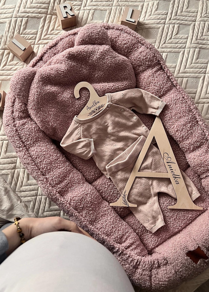 Kūdikių lizdelis Meškutis su pliušine pagalvėle – ypač švelnus ir jaukus