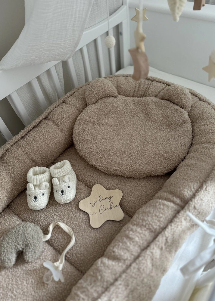 Kūdikių lizdelis Meškutis su pliušine pagalvėle – ypač švelnus ir jaukus