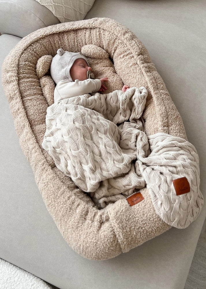 Kūdikių lizdelis Meškutis su pliušine pagalvėle – ypač švelnus ir jaukus