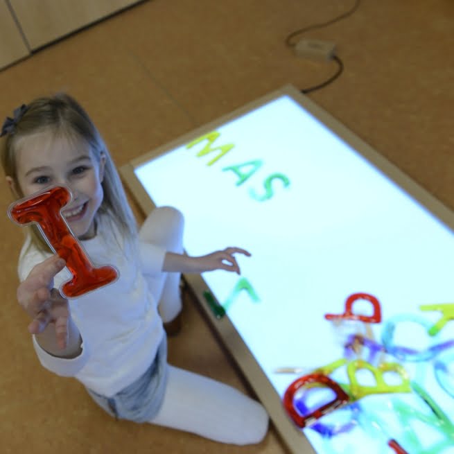MASTERKIDZ Raidžių ir skaičių rinkinys šviesos stalui Montessori